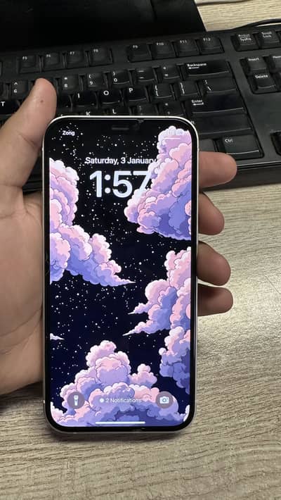 Iphone 12 white color