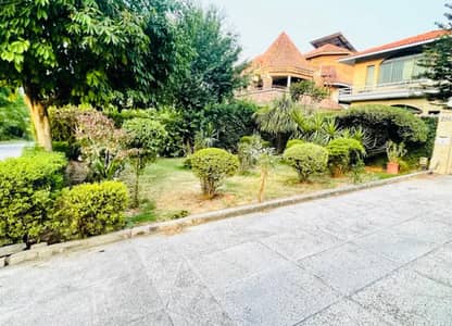 F-8 (3/Kanal) Upper Portion Independent Very Reasonable Rent