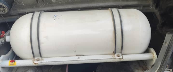 Suzuki cultus CNG kits cylinder complete set ha urgent sale