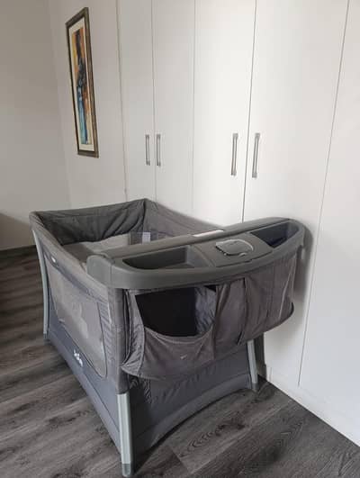 Joie baby playpen/travel cot with changing table - excellent condition