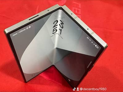 Samsung Z fold 6 (inner screen damage)