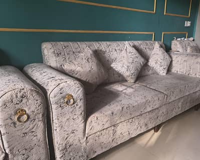 7 Seater Sofa Set (Sheesham base and Molty Foam)