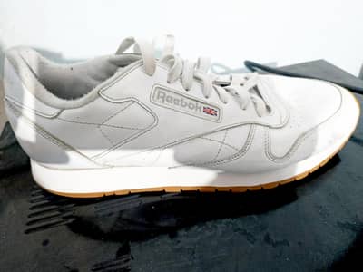 shoes/ original shoes/ used shoes / original rebook shoes