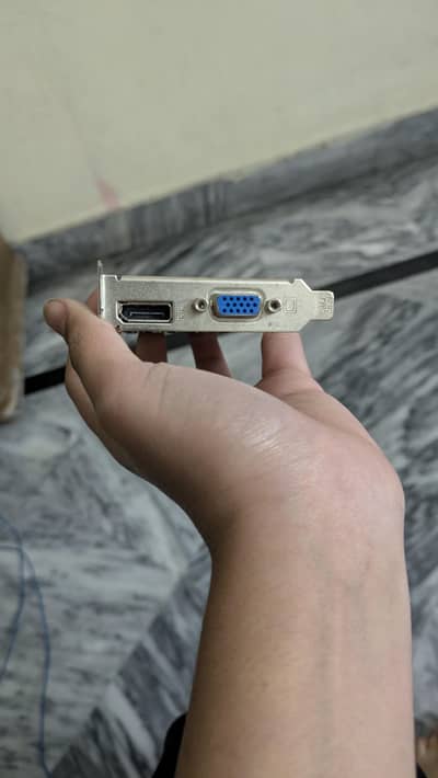 r7 430 gddr5 2 gb 128 bit