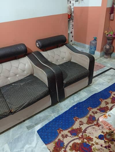 7 seater used sofas  with table