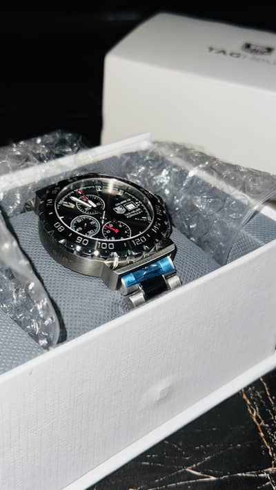 Tag huger formula 1 caliber 16