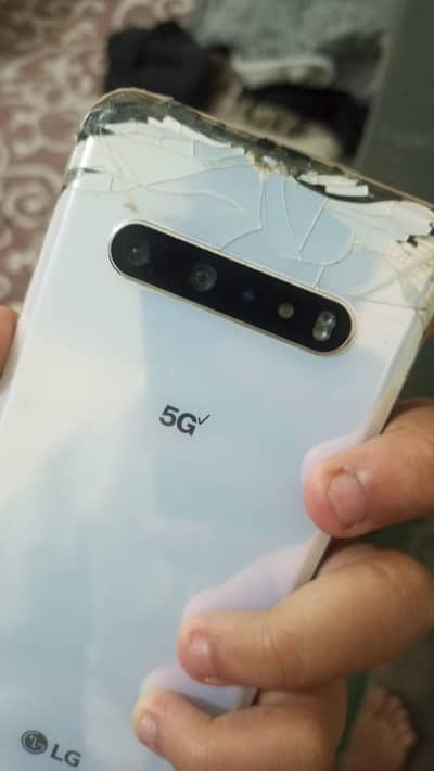 LG V6O THINK 5G