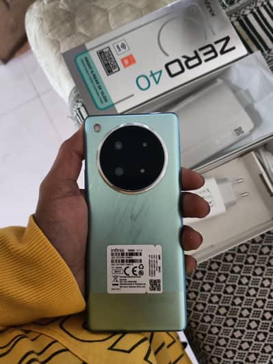infinix zero 40 (box open)