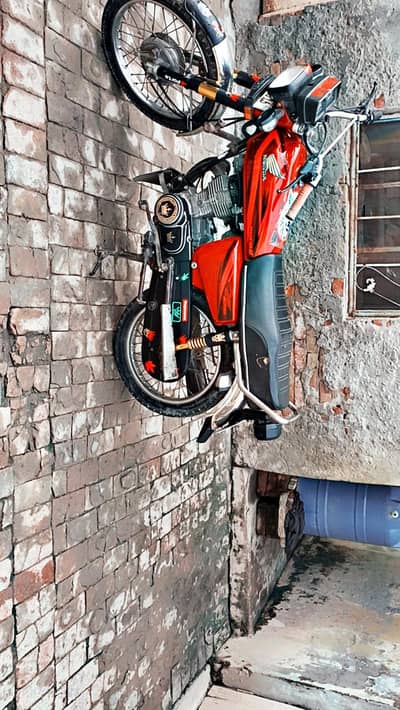 Honda 125 2015 organl bike call me 03257347106