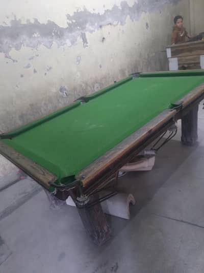 snooker and football game