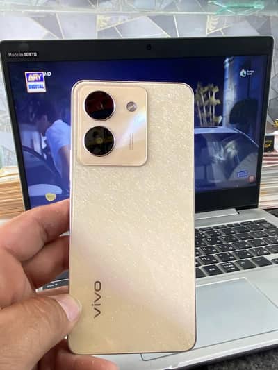 vivo y36 with box and charger