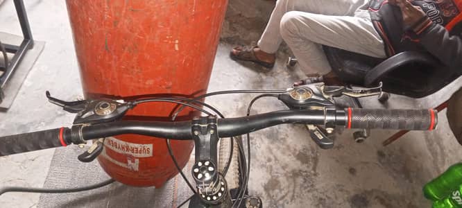 road Plus bike is new condition 5 month used cycle