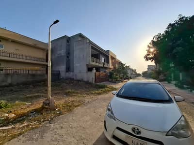 Plot For Sale in River Garden Street 38