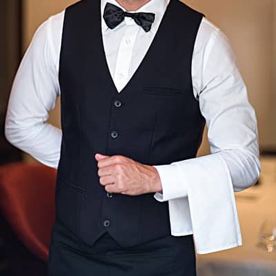 Restaurant pr waiters ki zarort hai  other information contact whatsap