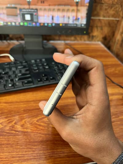 Google pixel 7a 8GB 128GB