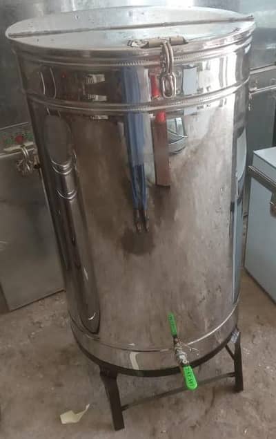 Water tank / Hamaam / drum, size 3 ft x 2 ft, capacity 90.5 gallons