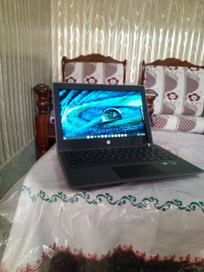 Hp 11 g8 4 32 with touch screen and also touch pensil