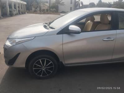 Toyota yaris 1.3 ativ cvti