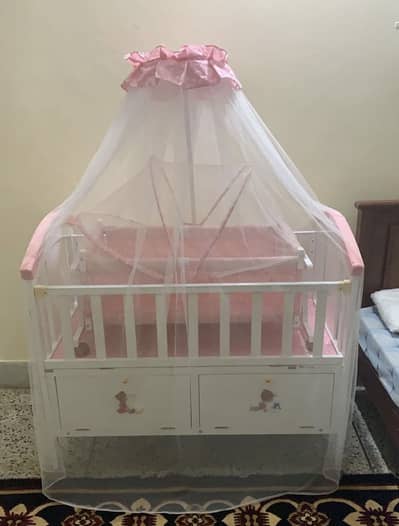 Baby Cot with a central swing - Universal Colour