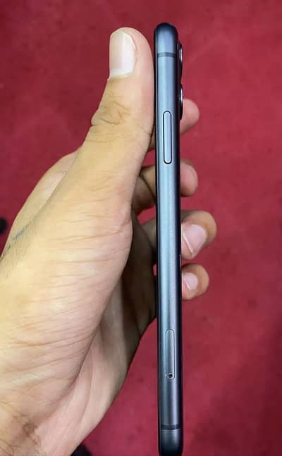 Iphon 11 nonPTA64gb bettery helth70 only Rs 39000