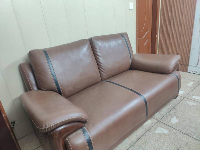 Leather sofa 0