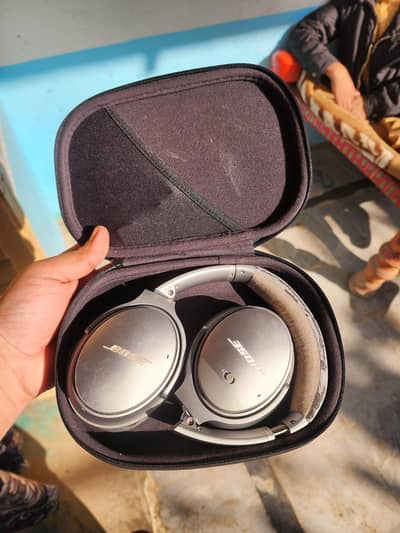 bose QuietComfort 35 headphones used