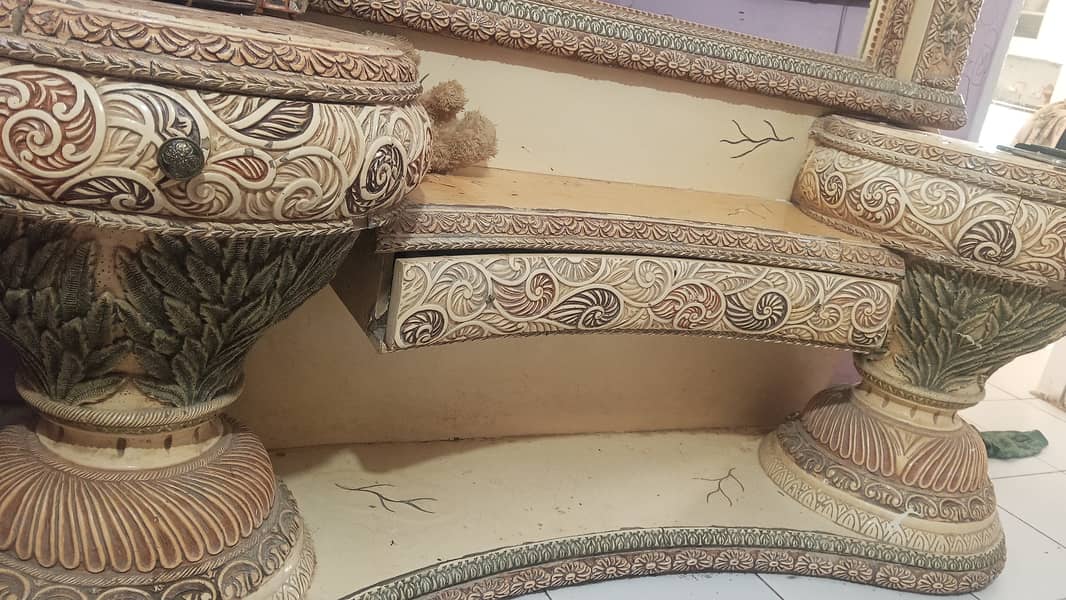 Divider , dressing table 2