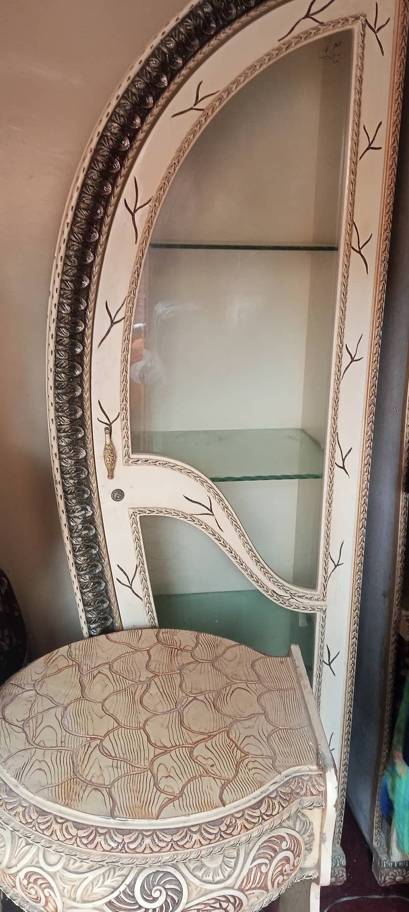 Divider , dressing table 7