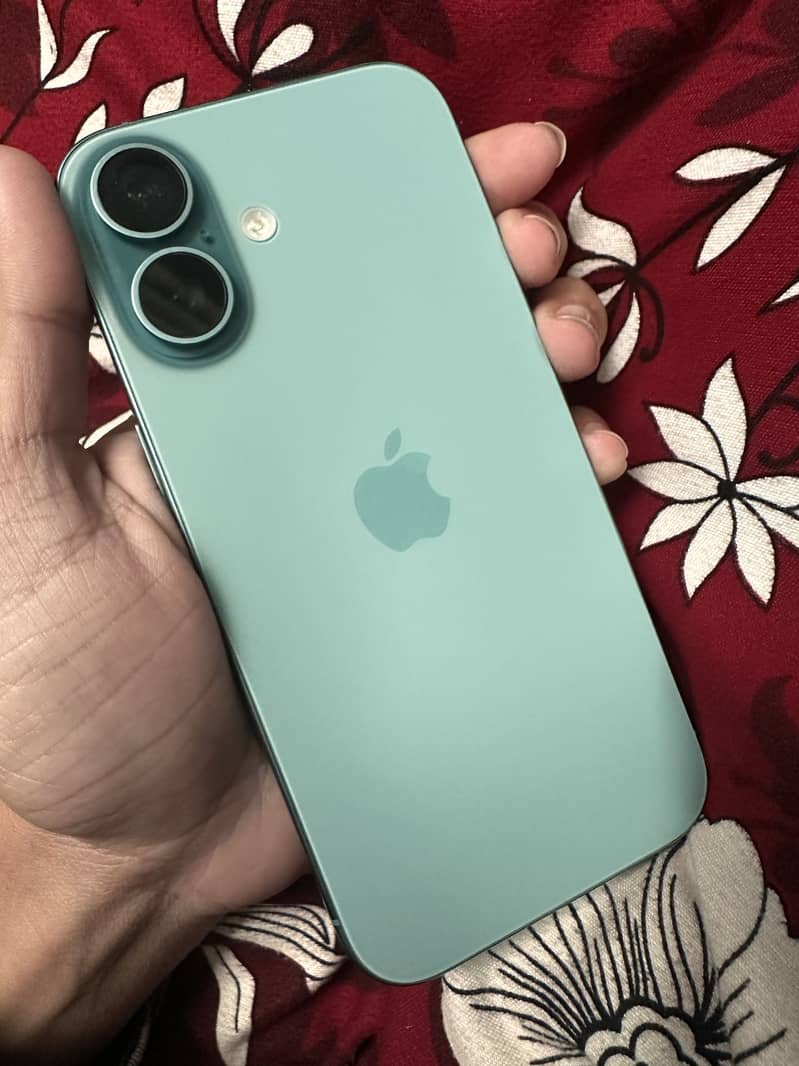 iPhone 16 0