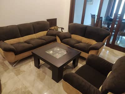 3+2+1 Sofa Set & Stylish Center Table