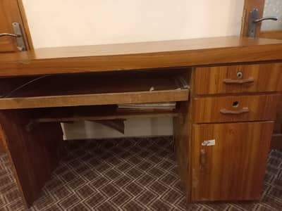 vintage study table