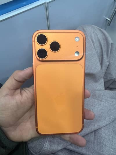 17PRO MAX 256GB LLA 35 CYCLE WITH BOX