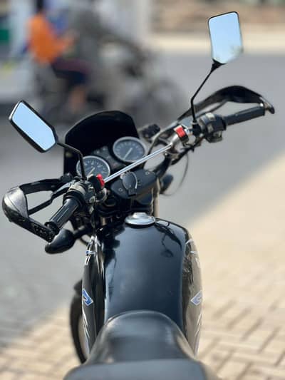 all ok hai urgent sell  hai 2018 11 months ki bike hai