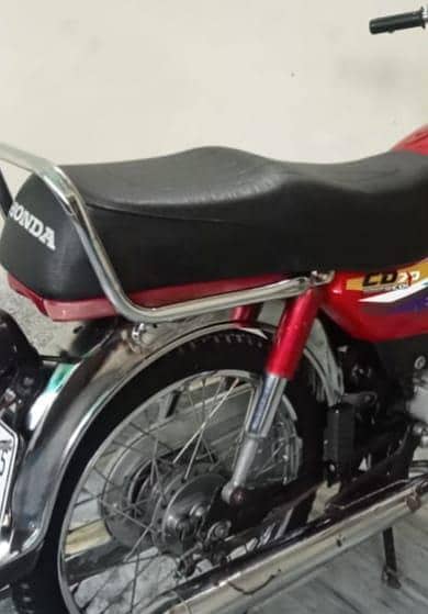 ہونڈا سی ڈی 70 ریڈ کلر 1
