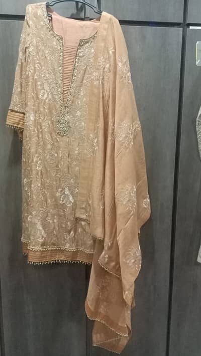 party wear/Golden breeze dress/branded dress/fancy dress