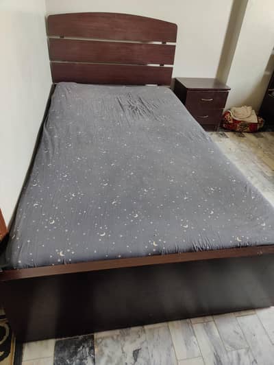 Single Bed With Metters