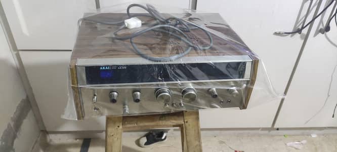 Akai Amplifier model number AA-910 Full working condition