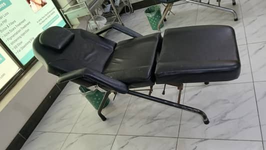 Examination Couch / Salon Bed / Facial Bed for Sale – Johar Town, LHR