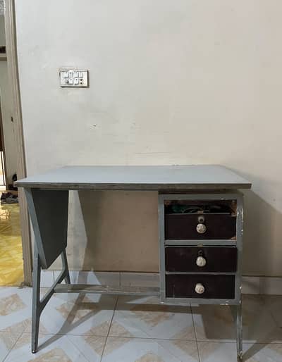 Computer Table / Work Desk