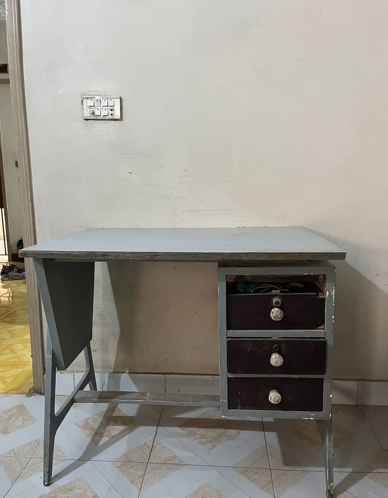 Computer Table / Work Desk 0