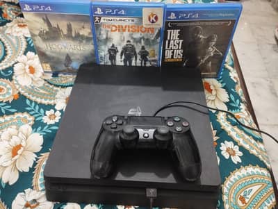 PS4 Slim 500 GB in Mint Condition