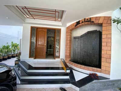 BUNGALOW FOR SALE 750 SQUARE YARDS