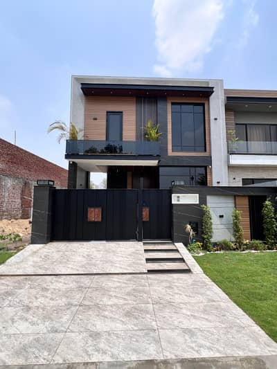 On 45ft Road 12 Marla Brand New House For Sale In Lake City Near Ring Road Lahore
