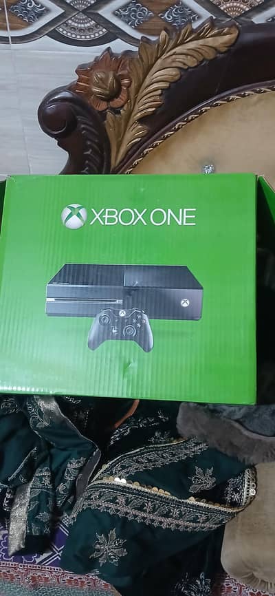 Xbox One Console With Wireless Controll And 500 Gb Hard with 4 Games