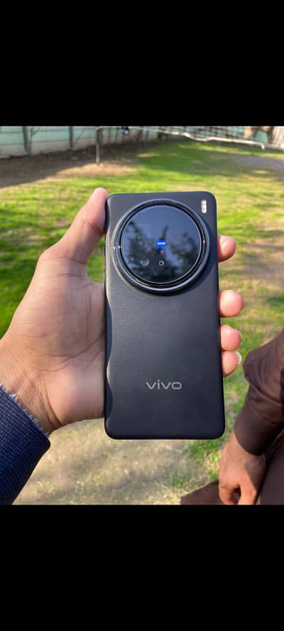 Vivo X200 Pro | 16+16GB RAM | 512GB | Black | 5 Months Warranty