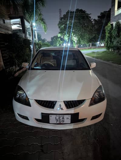 Mitsubishi Lancer 1.6Automatic Sunroof