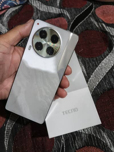 TECNO CAMON 30