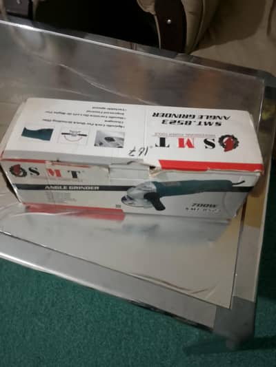 Angel Grander with marble cutting disk