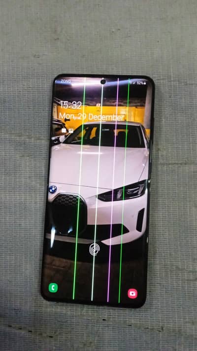 farant camera ma dast ha or panal py lines hain baki all ok ha