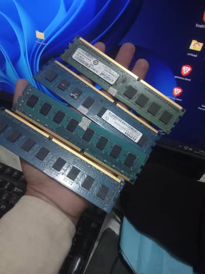 16 GB RAM  in 4 sticks available